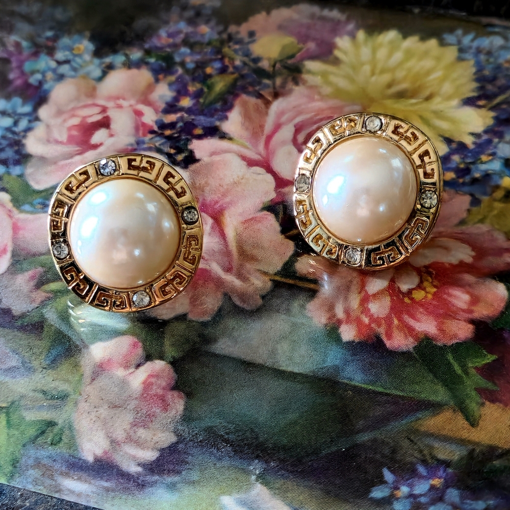 Givenchy Vintage 1980s Paris New York Faux Pearl Logo Earings - Picture 4 of 14